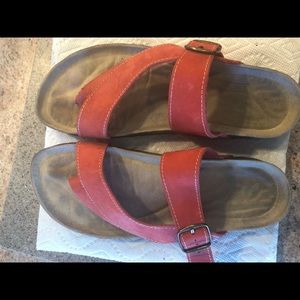 Birkenstock-like sandals. Not real birkies!